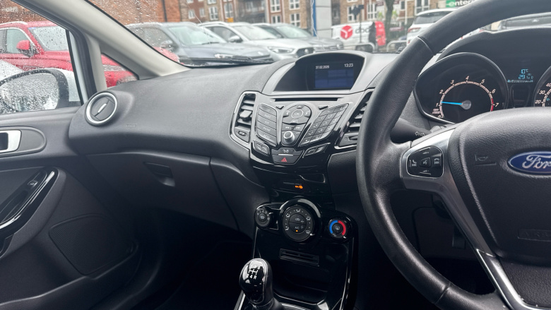 Ford Fiesta 1.25 82 Zetec 5dr Petrol Hatchback